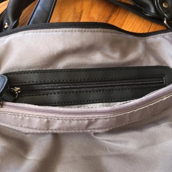 Army green crossbody bag - Picture 7 of 9